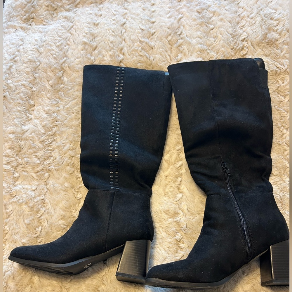 Black Knee-High Women's Boots size 8